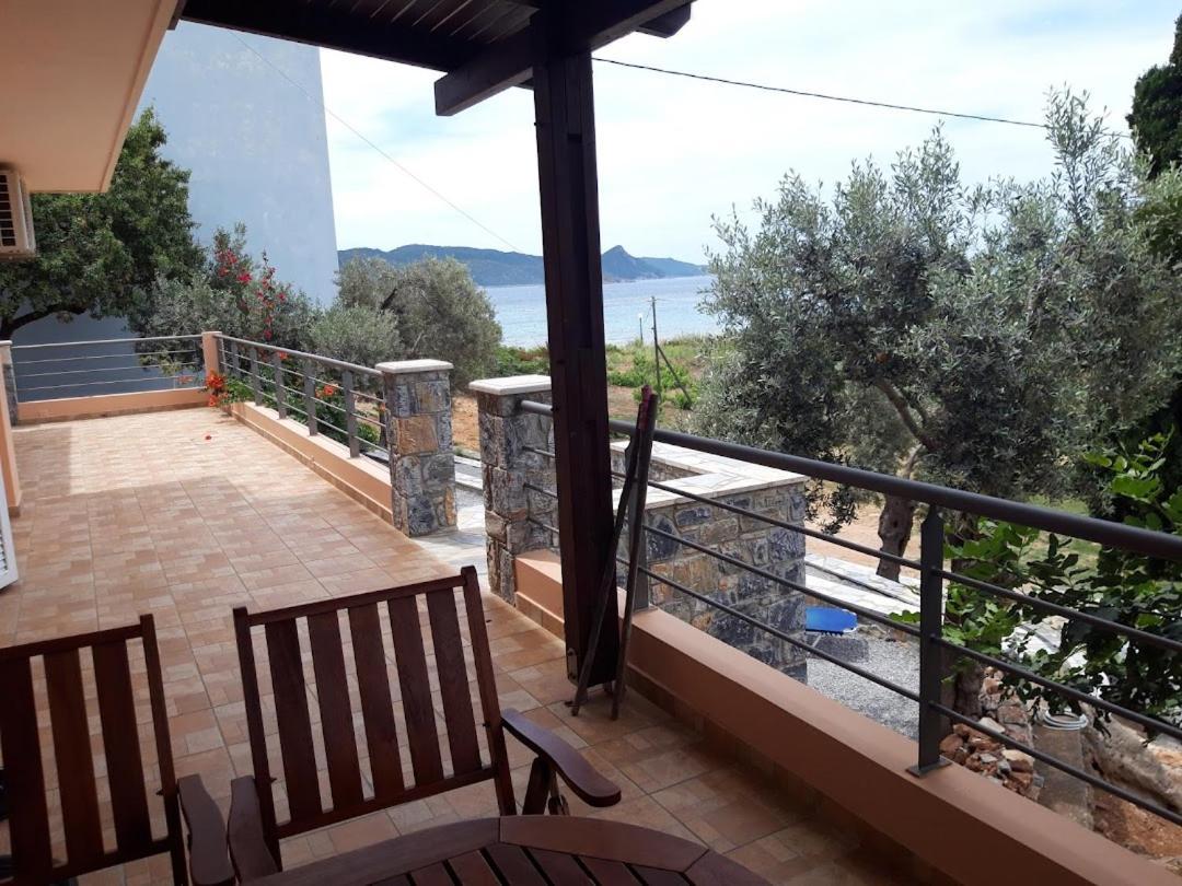 Thalatta Seaside Accommodation Псили Амос Екстериор снимка